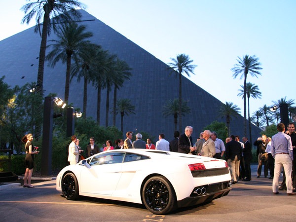 Lamborghini_Launch_Las-Vegas_Visual-600x450.jpg