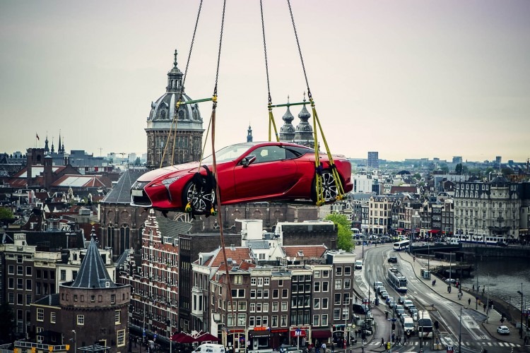 Lexus_over_Amsterdam-_Social_Media_Kampagne.jpg